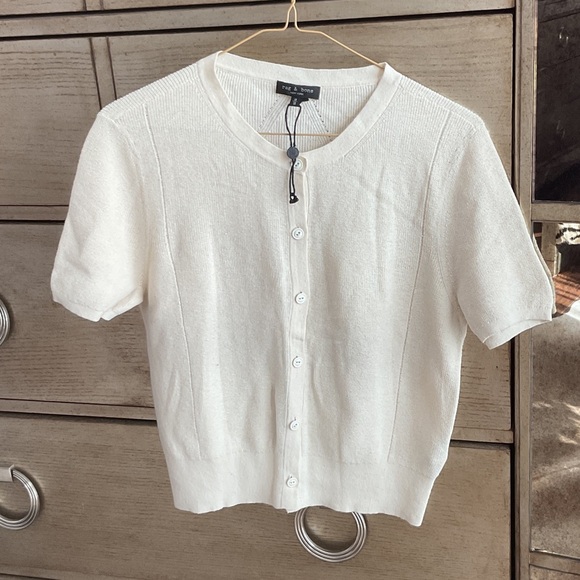 Cream Button-Down Top; size м; new - Picture 2 of 6